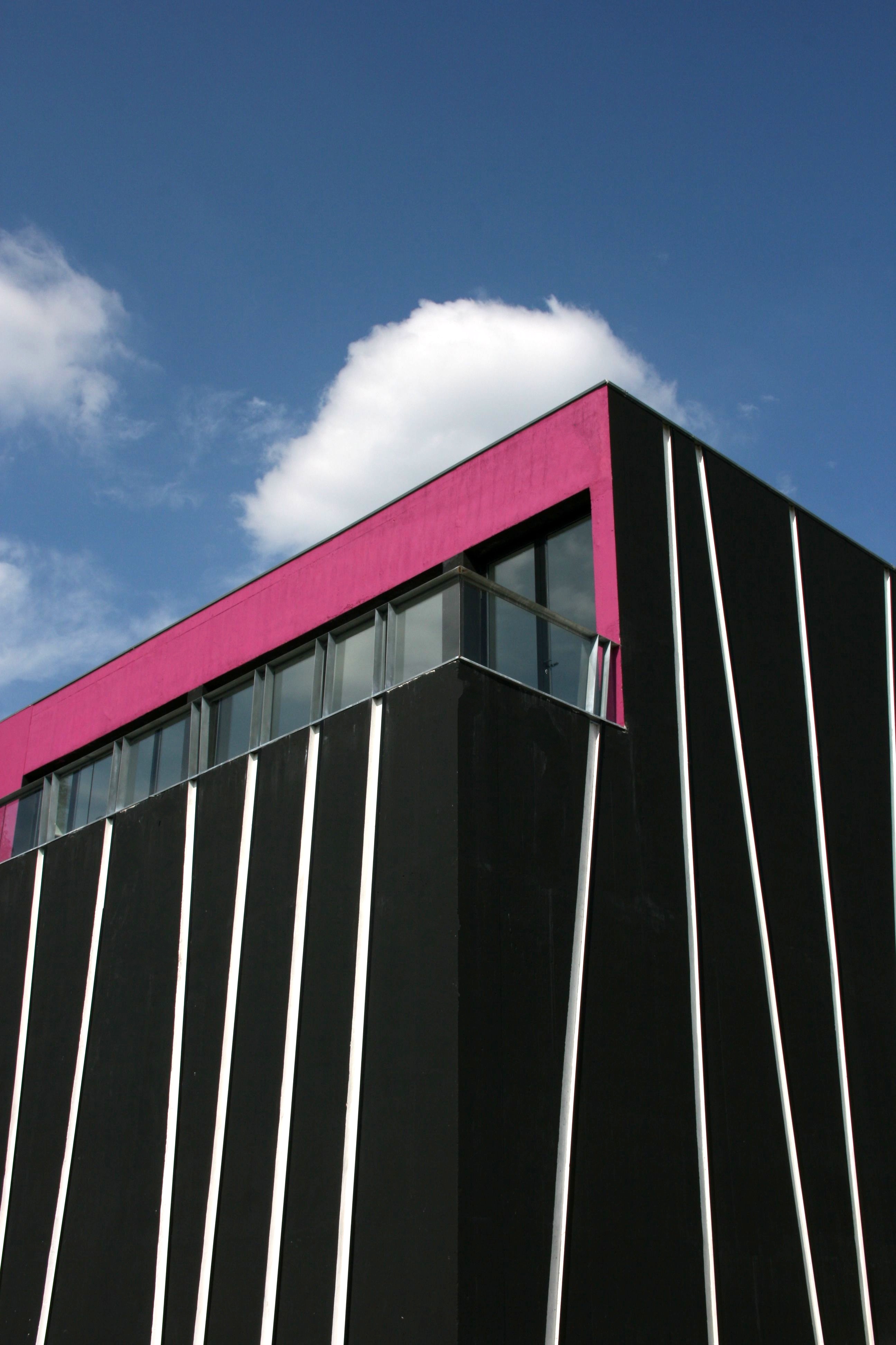 Award-winning nightclub interior in Portugal by Pormenor Arquitectos: Luis Portas, Carlos Bessa, and José Soares